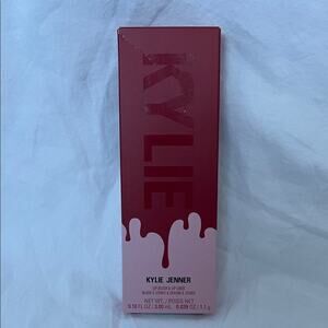 Kylie Jenner Lip Liner in Category is Lips